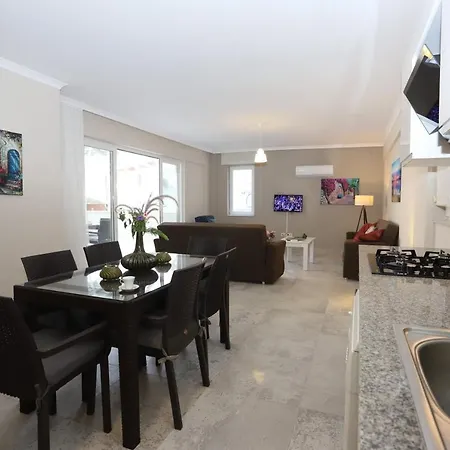 Myra Park Friends Apartment